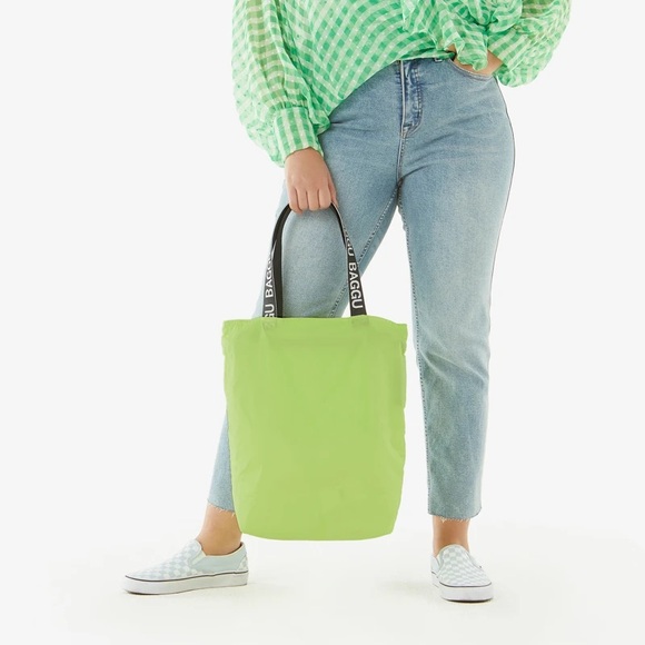 Baggu Ripstop tote in lime 🍋🟩 - Picture 3 of 7